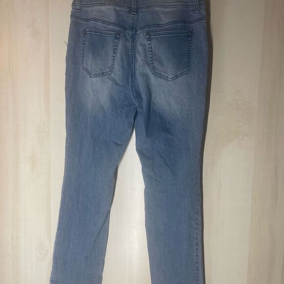Chicos straight leg denim jeans size 1 short, size 8 - Picture 8 of 9